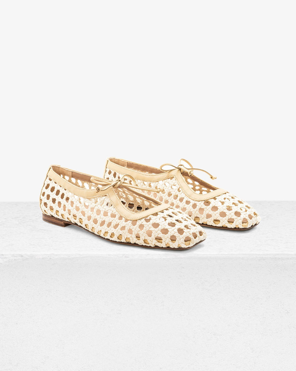Amelia Flat in Natural Raffia
