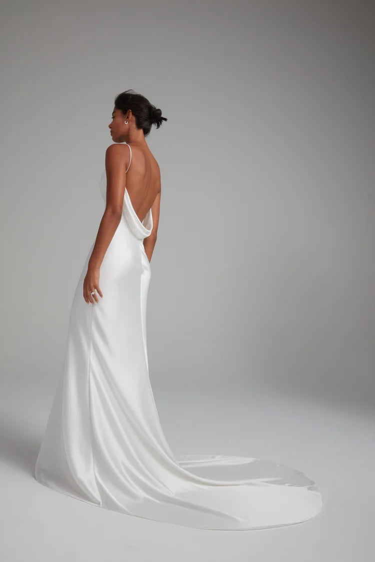 crepe back satin wedding dress Stunning Ivory Crepe Strapless Satin mermaid wedding dress with Bow and Zipper Back