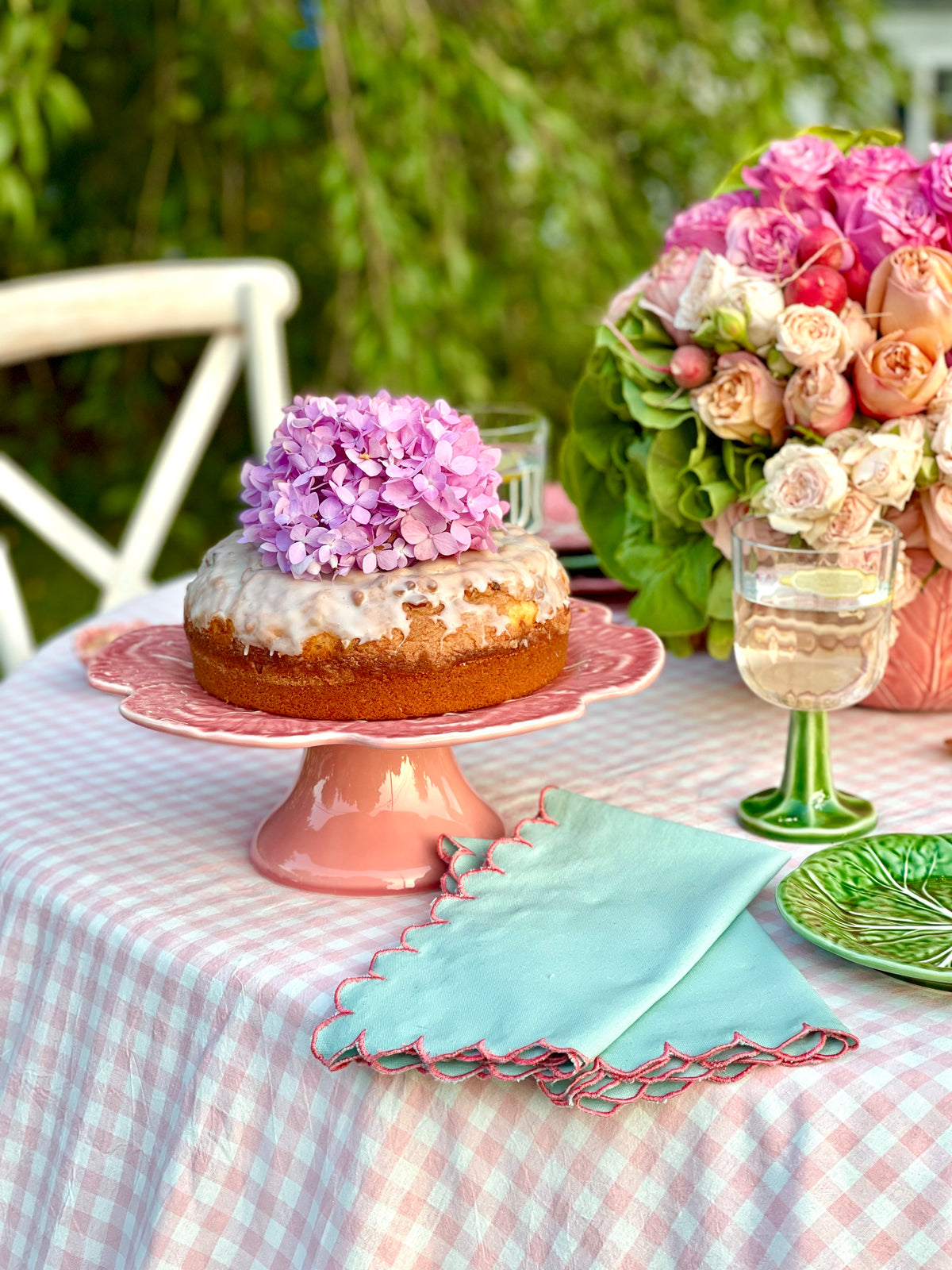 Cabbage Cake Stand in Pink