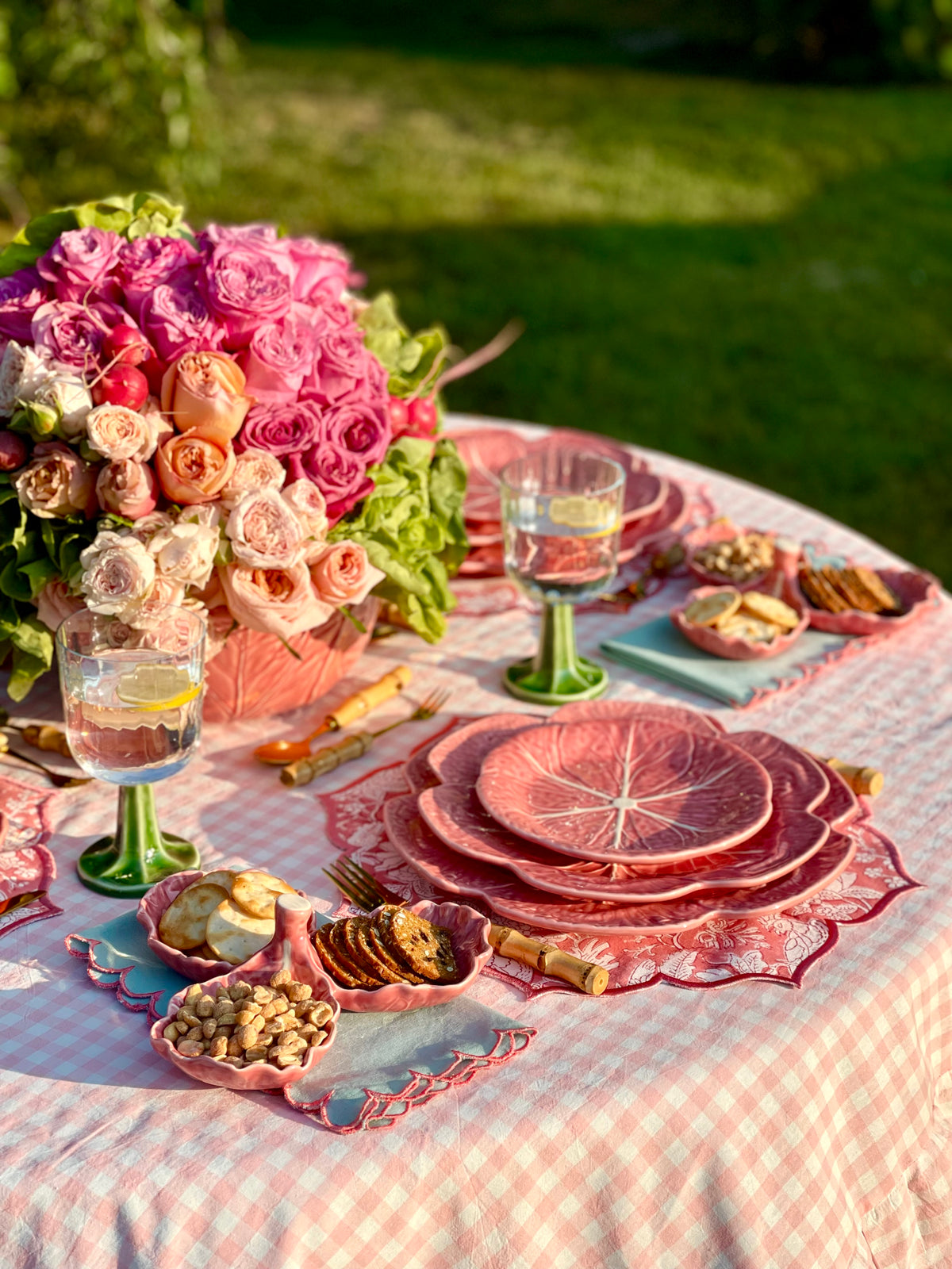 Cabbage Olive Dish in Pink