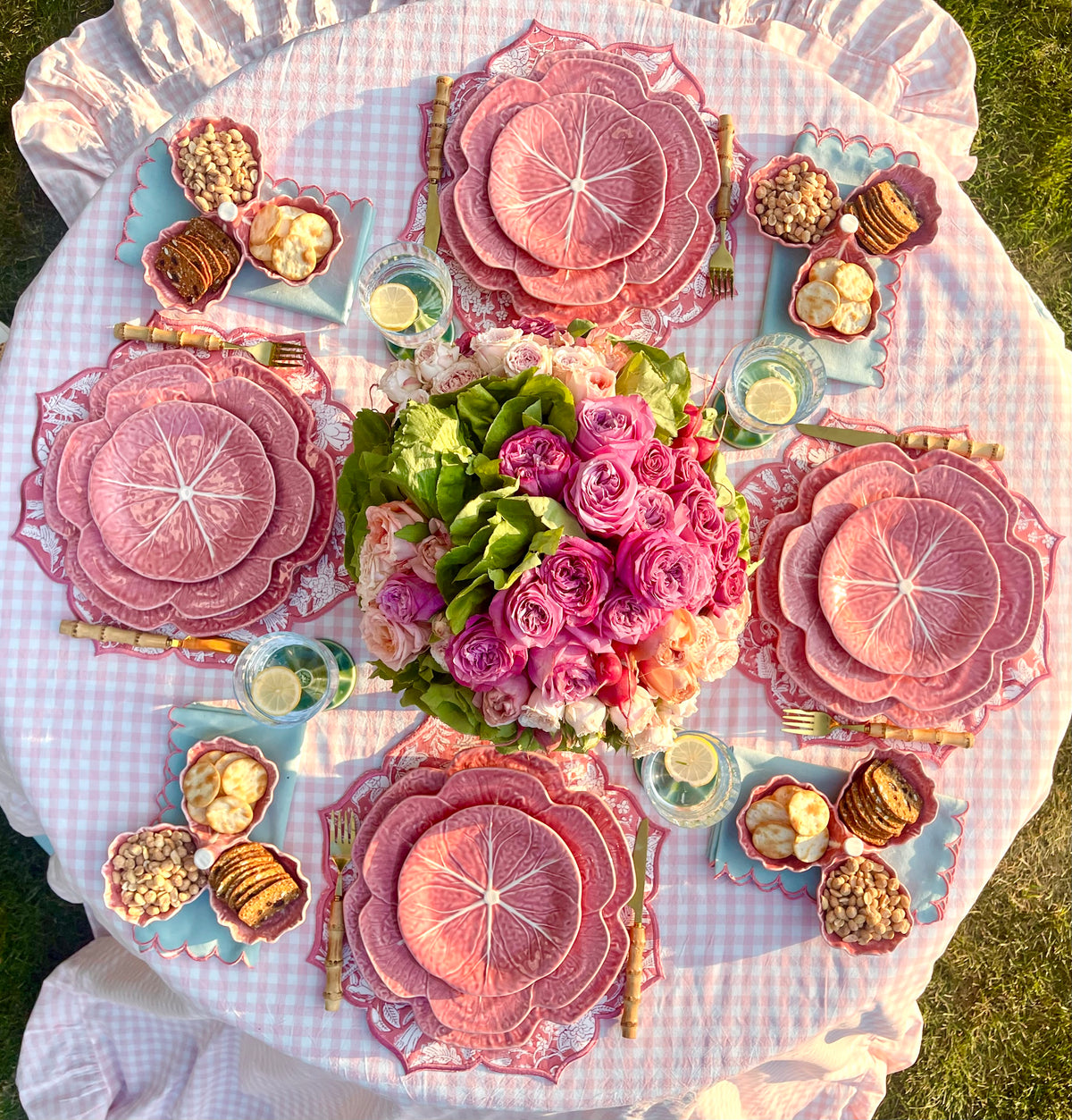 Cabbage Olive Dish in Pink