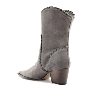 Victoria Saddle in Cement