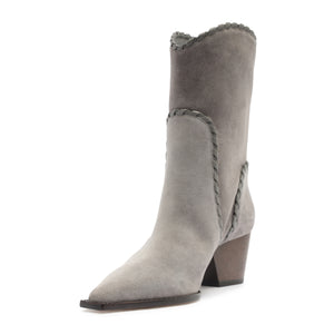 Victoria Saddle in Cement