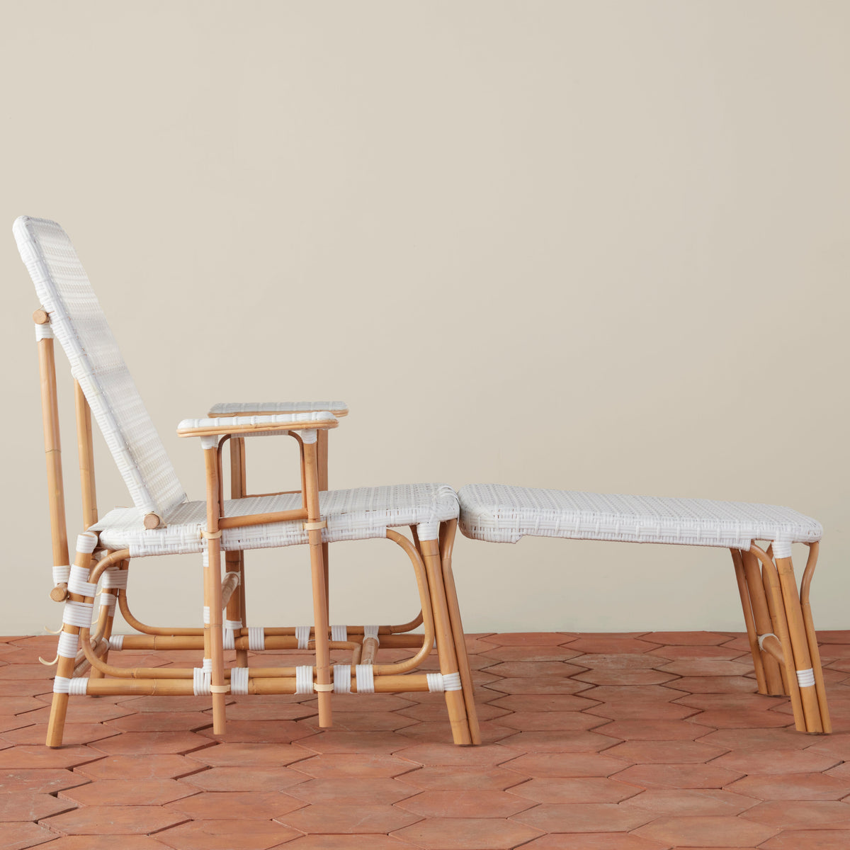 Flore Outdoor Chaise Lounge