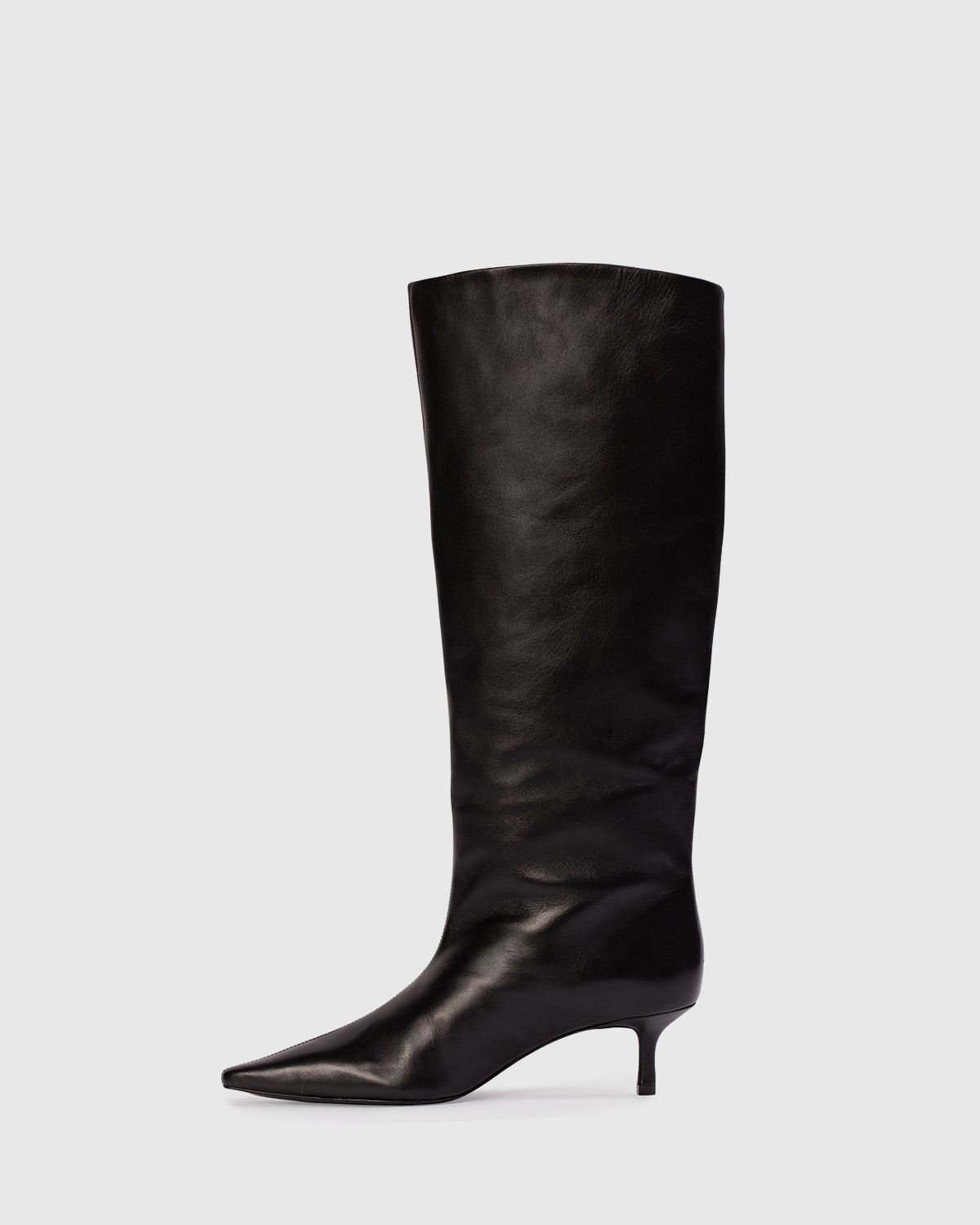 Sutton 50 in Black leather
