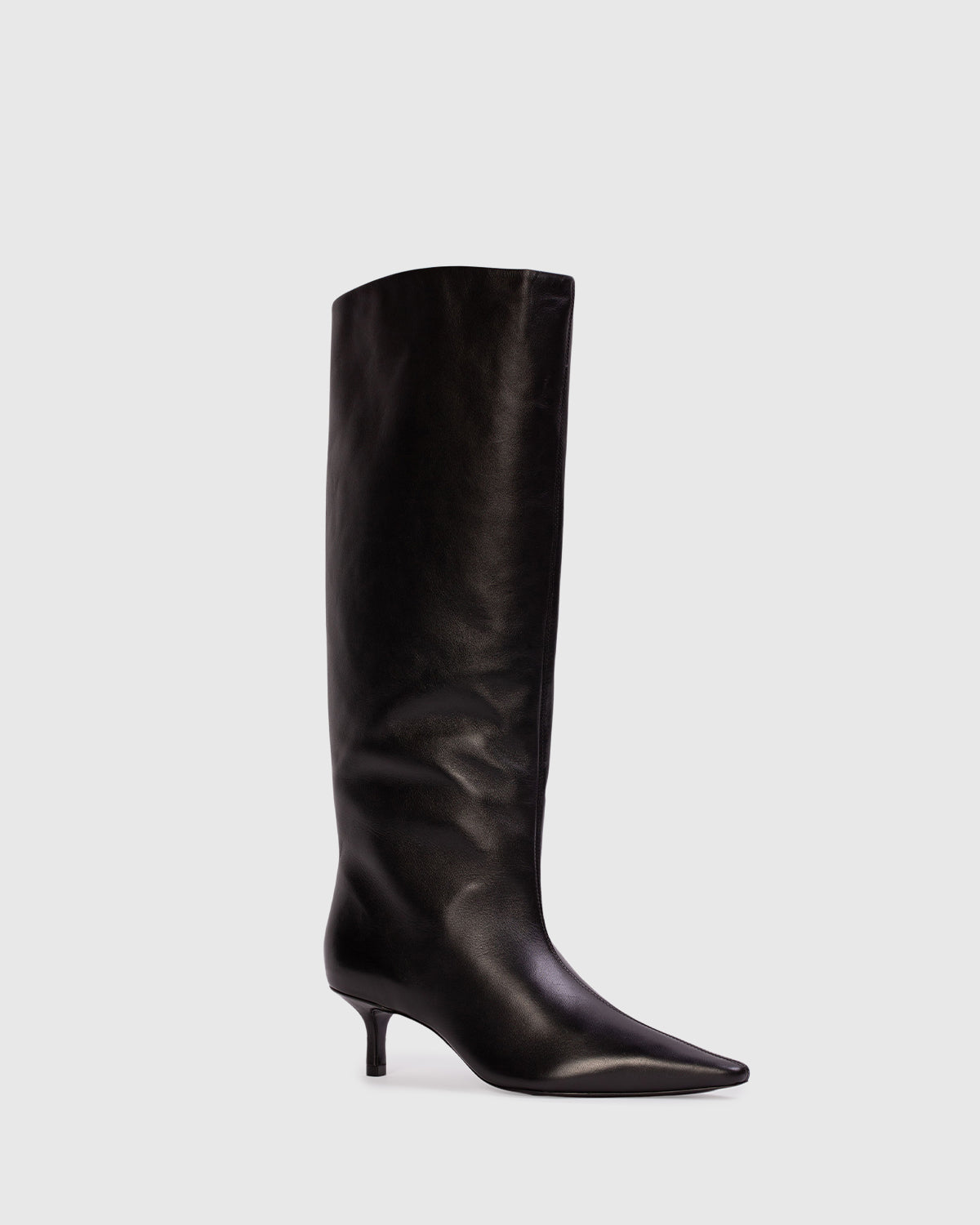 Sutton 50 in Black leather