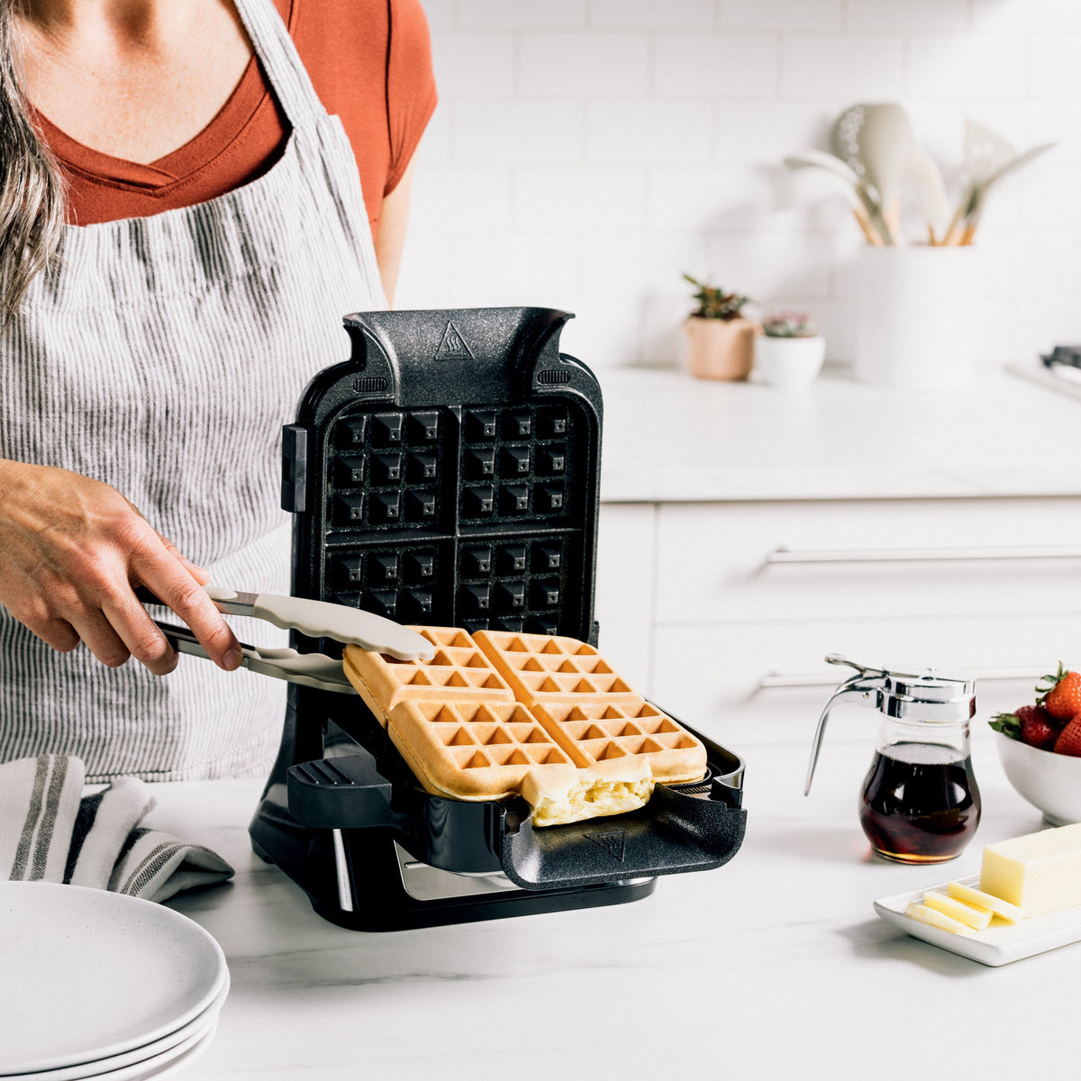 Belgian Waffle Maker PRO NeverStick