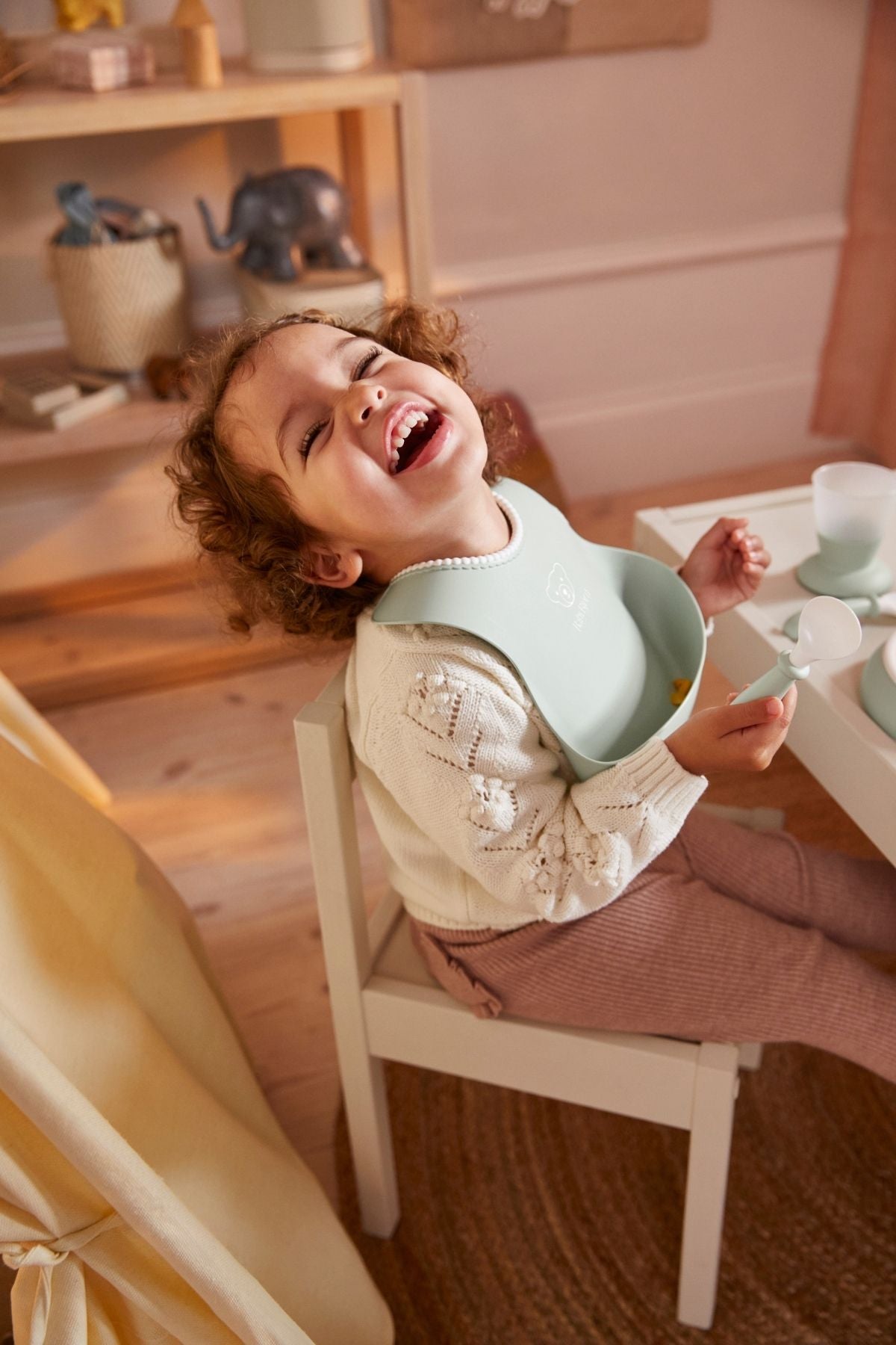 Dinnerware Set in Powder Green, Set of 8