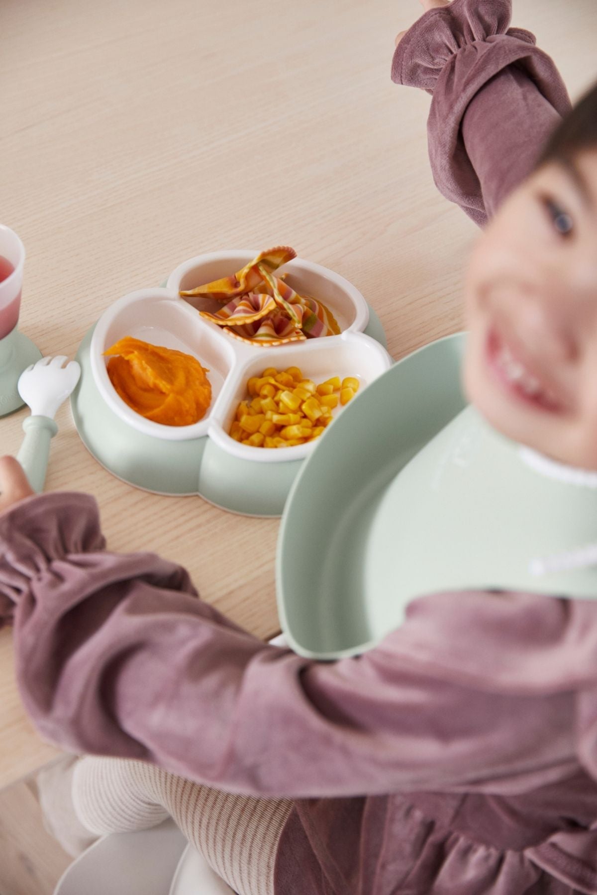 Dinnerware Set in Powder Green, Set of 8