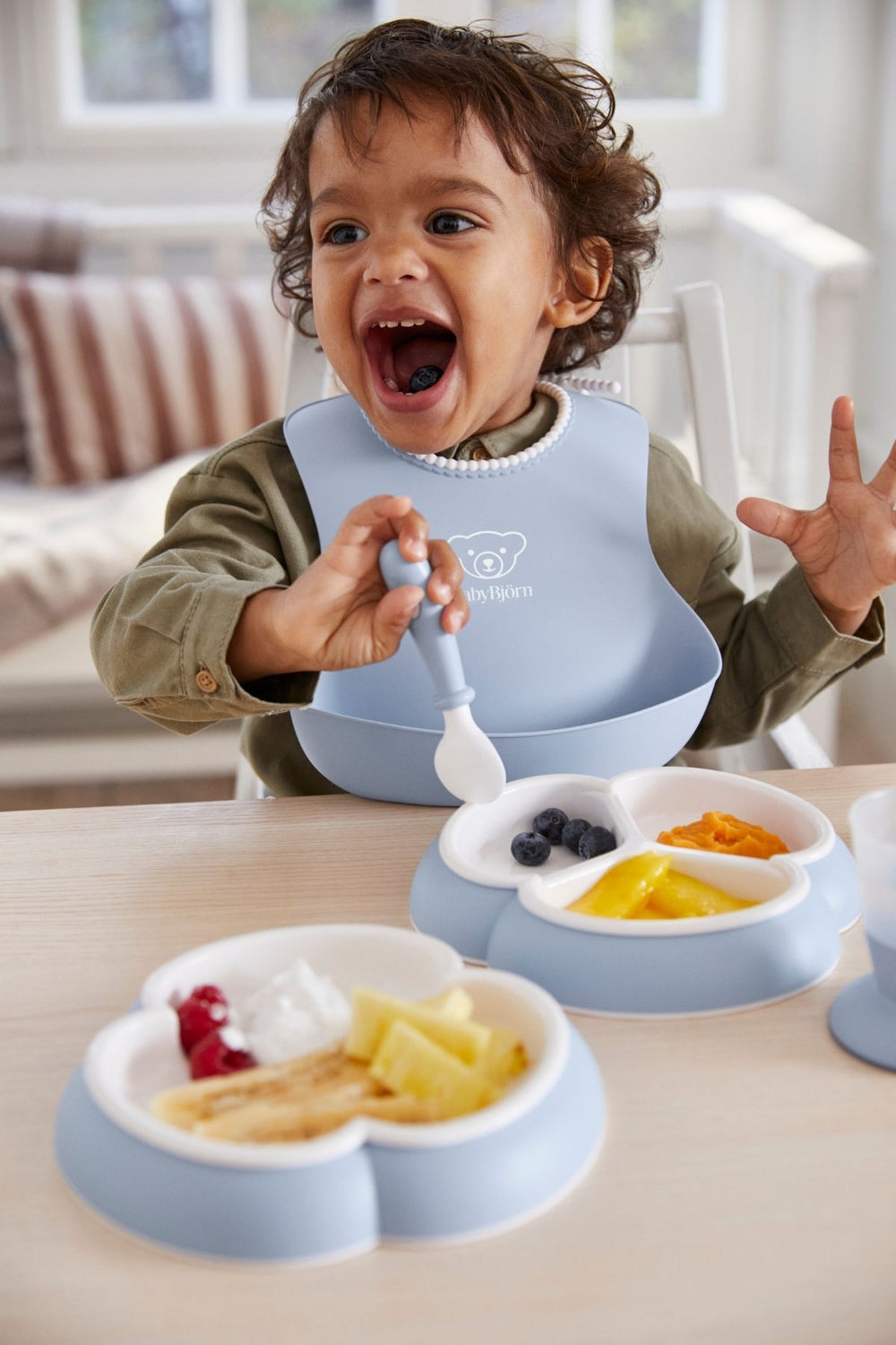 Mealtime Set in Powder Blue, Set of 4