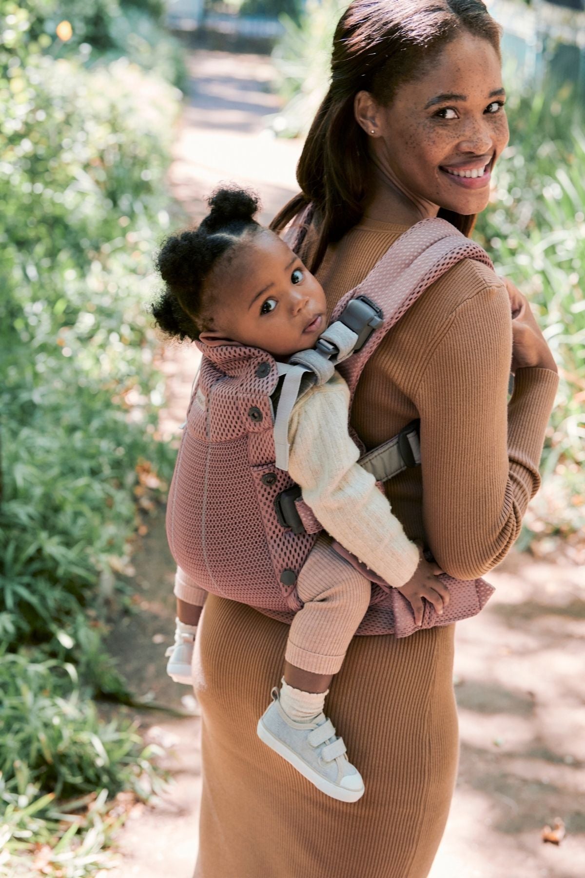 Baby Carrier Harmony in Mesh Dusty Pink | Over The Moon