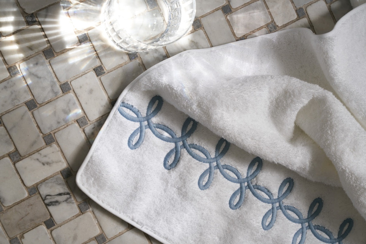 Gordian Knot Bath Towel