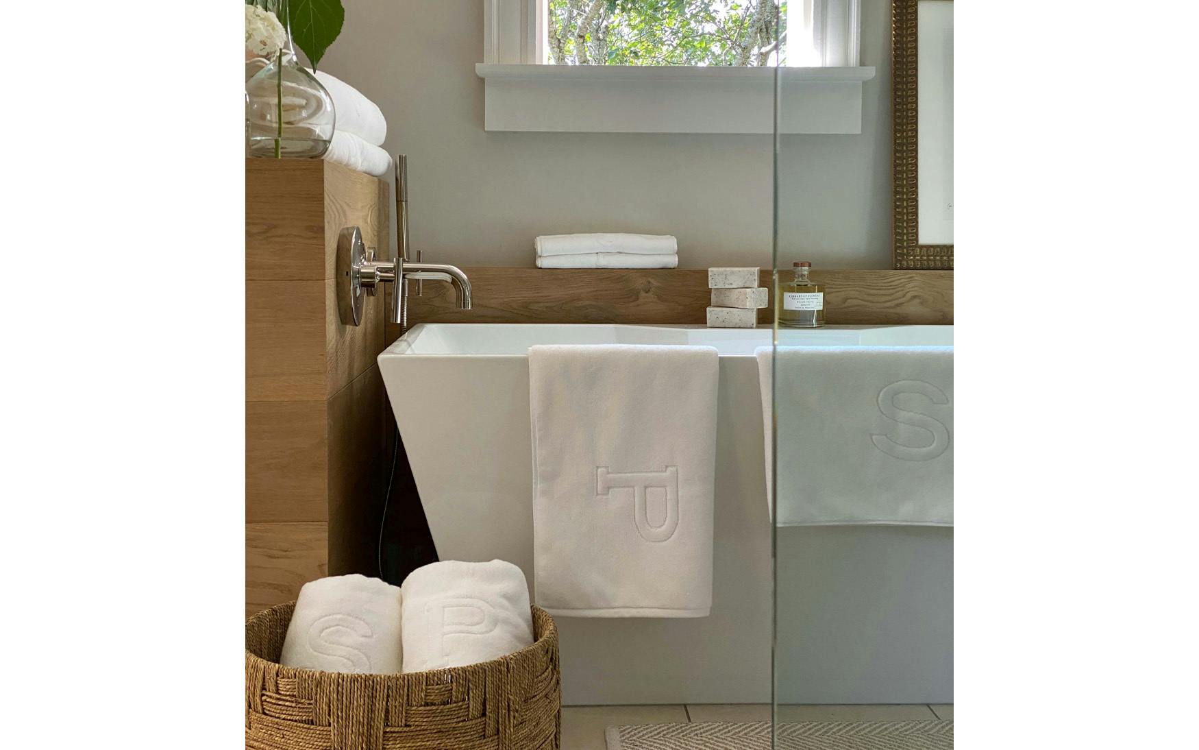 Auberge Tub Mat in White with Uppercase Initial 'P'