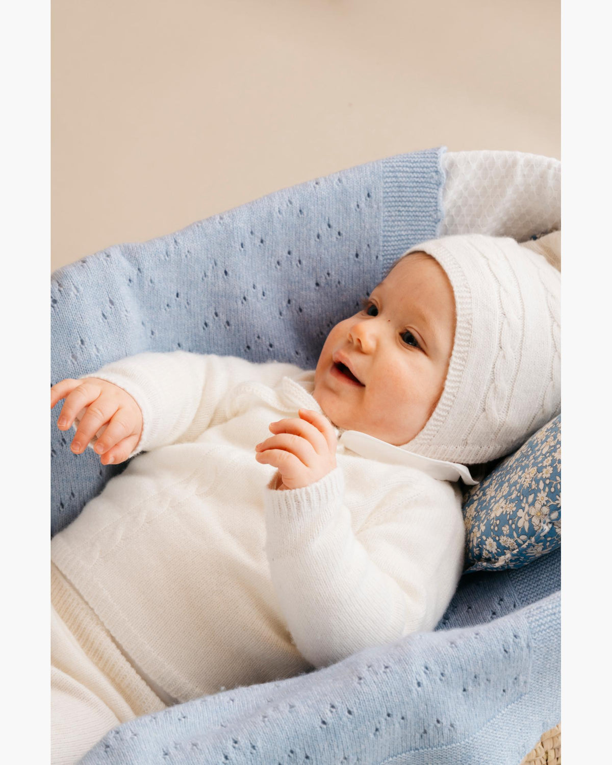 Boe Cable-Knit Baby Set With Bonnet in Ivory