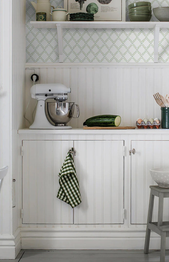 Boråstapeter Trellis Leaves Wallpaper in Leaf