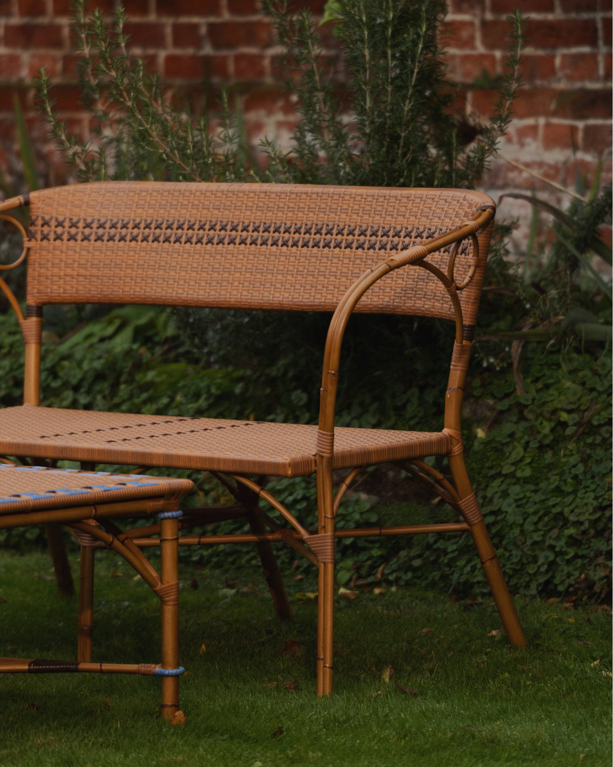 Juliette Loveseat