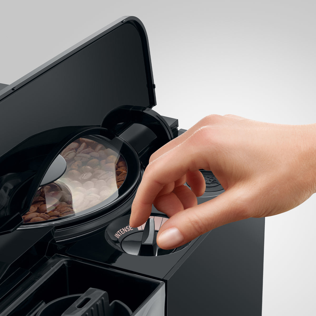 C9 Fully Automatic Coffee Machine in Piano Black