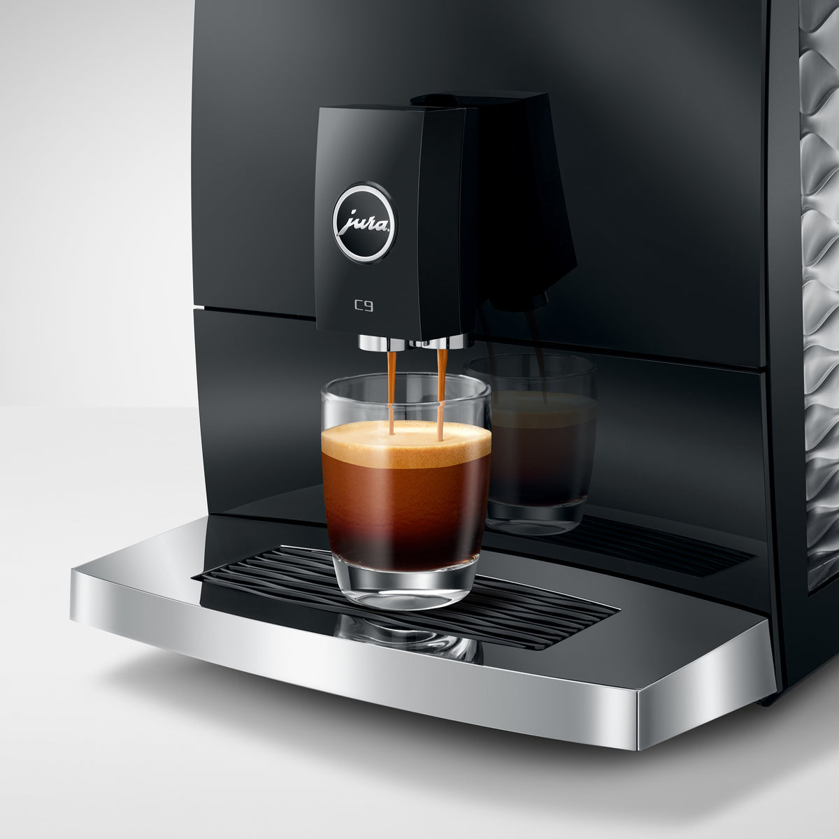 C9 Fully Automatic Coffee Machine in Piano Black