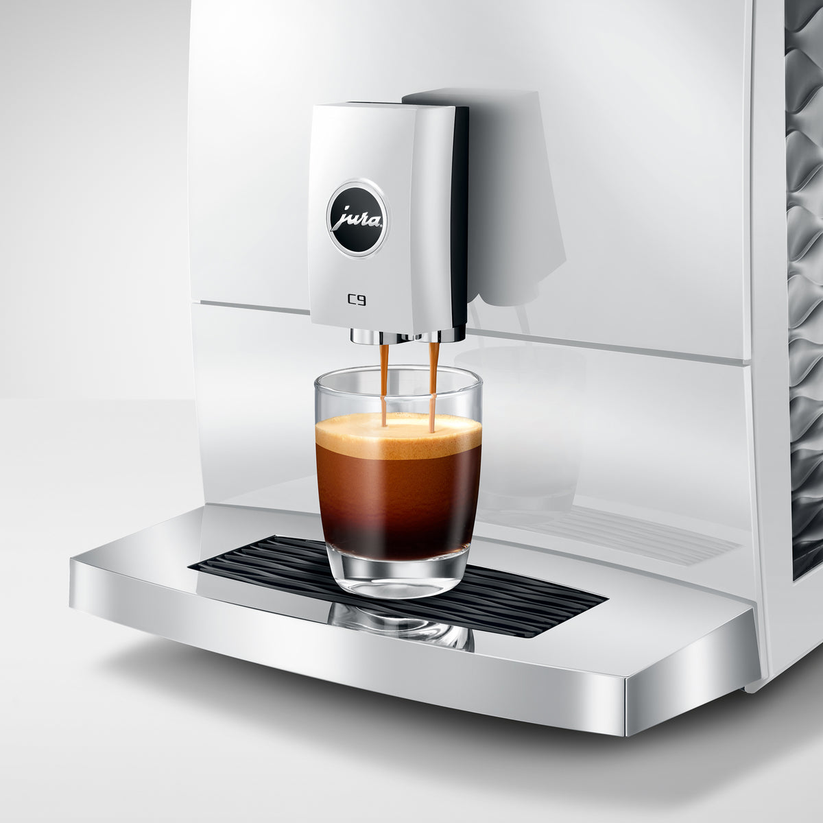 C9 Fully Automatic Coffee Machine in Piano White