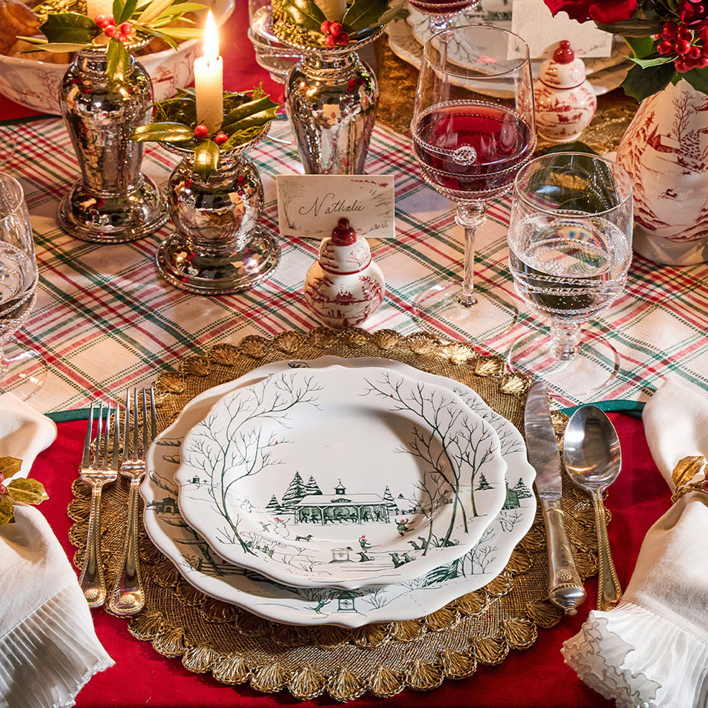 Country Estate Winter Frolic Dinner Plate in Evergreen
