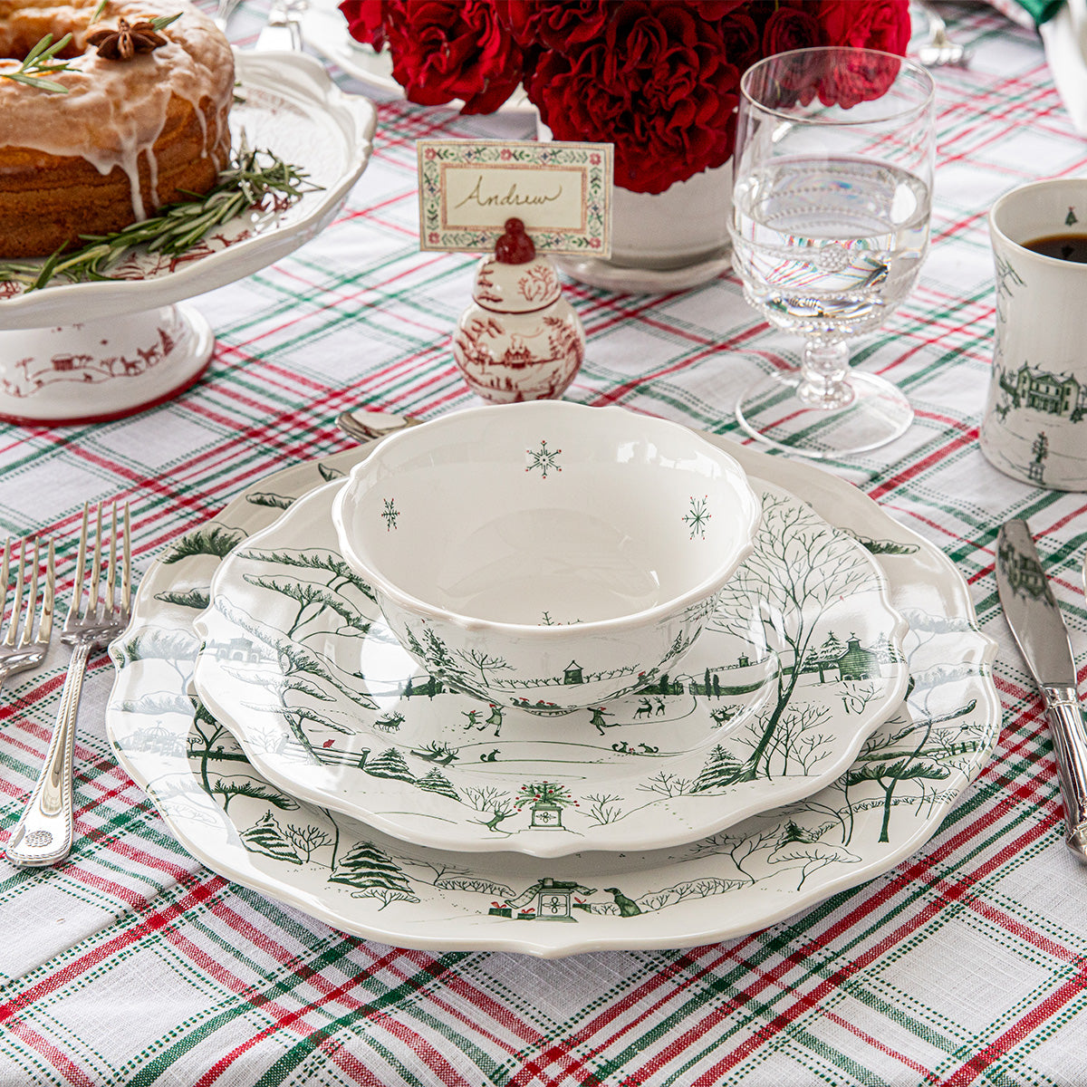 Country Estate Winter Frolic Dinner Plate in Evergreen