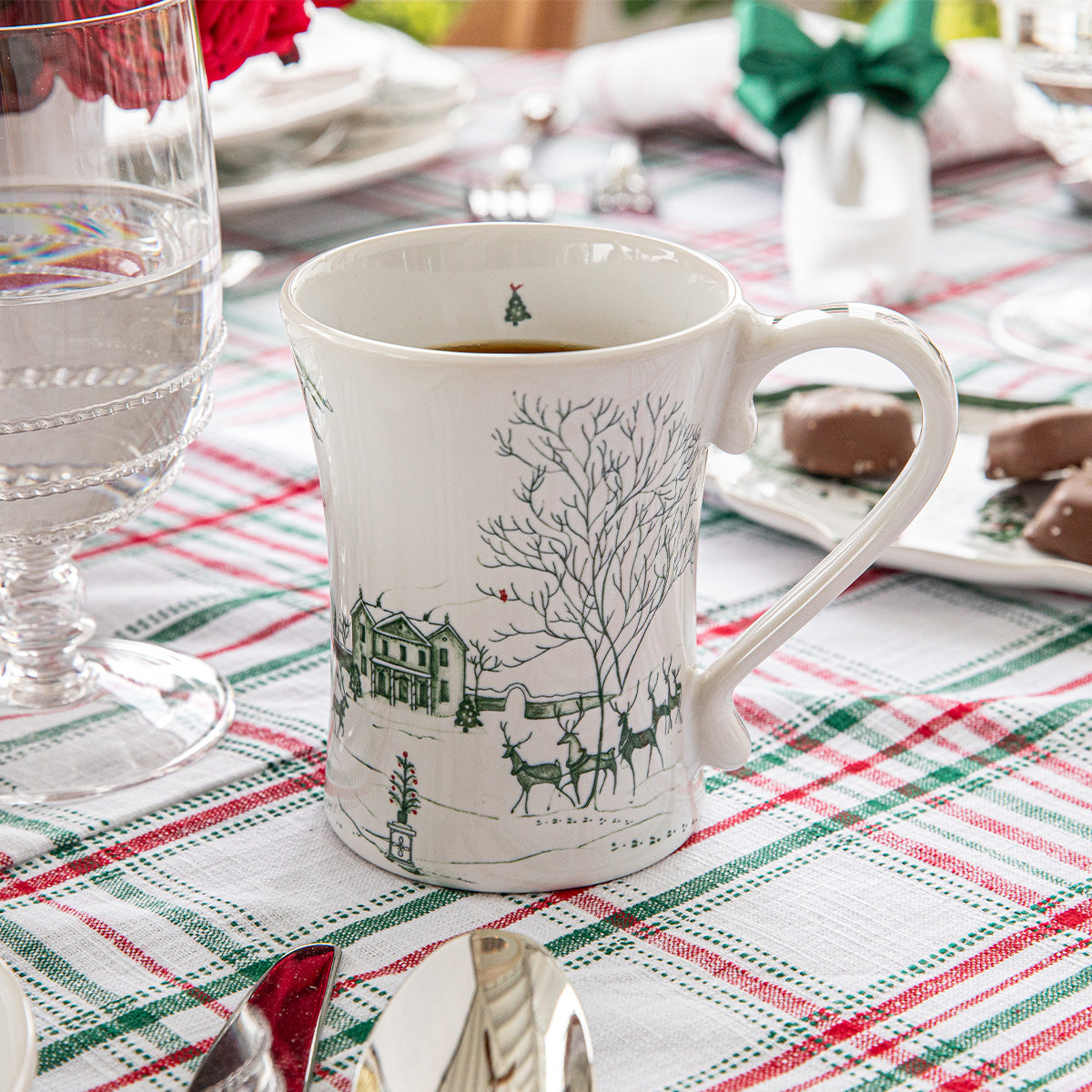 Country Estate Winter Frolic Place Setting in Evergreen, Set of 16