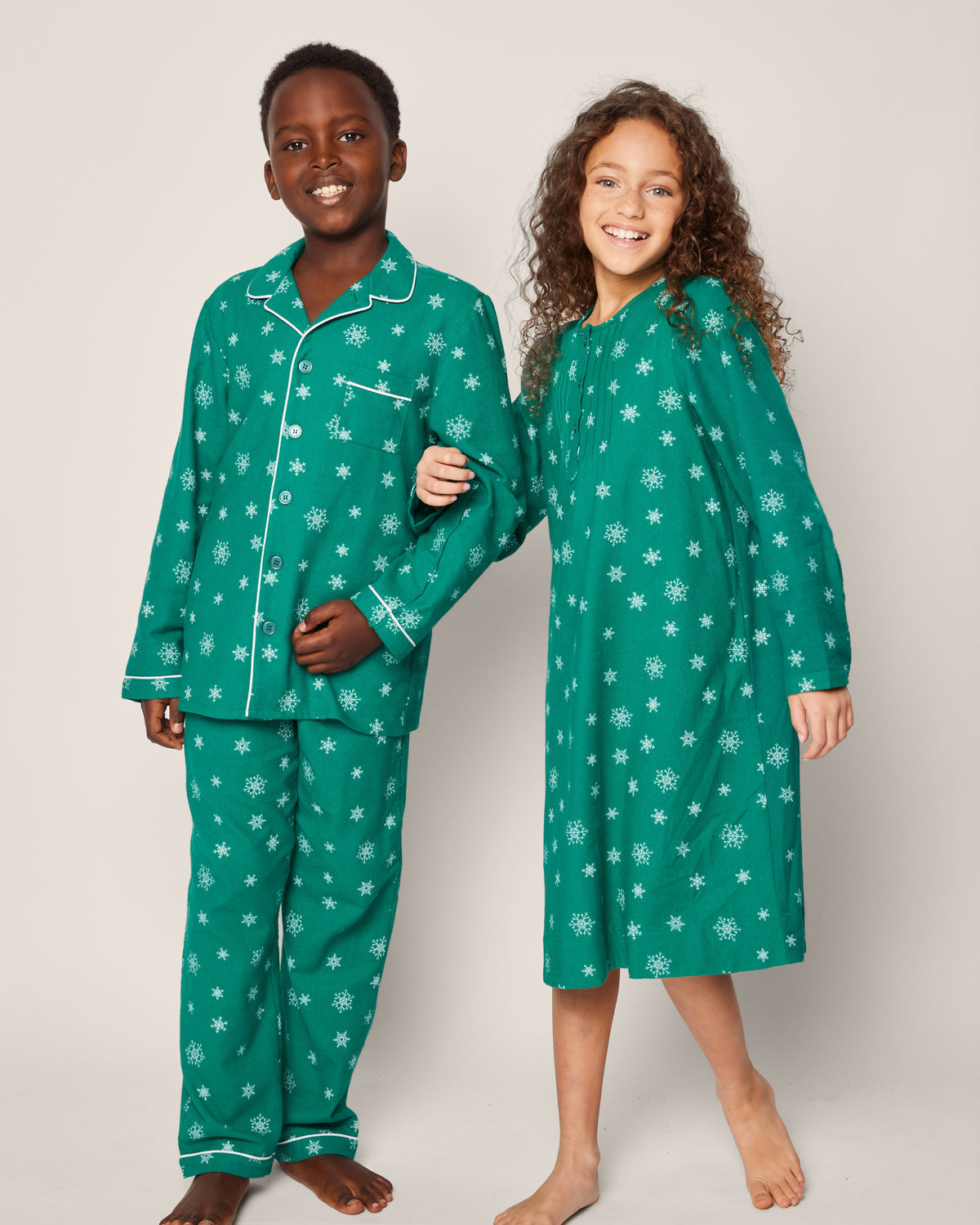 Kid's Flannel Pajama Set in Emerald Wonderland