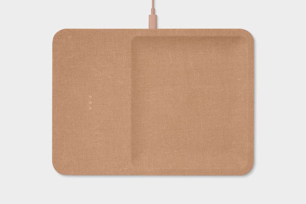 Courant Charging Tray