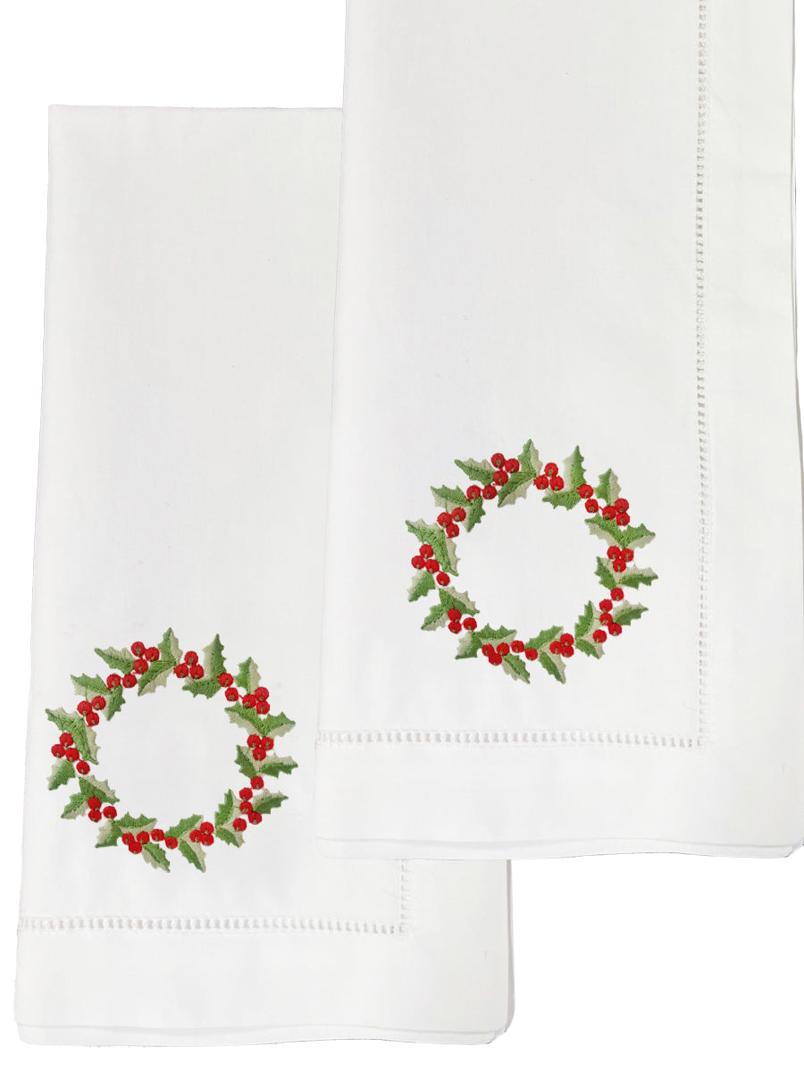 Dinner Napkin in Christmas Berry Wreath, Set of 2