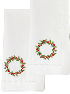 Dinner Napkin in Christmas Berry Wreath, Set of 2