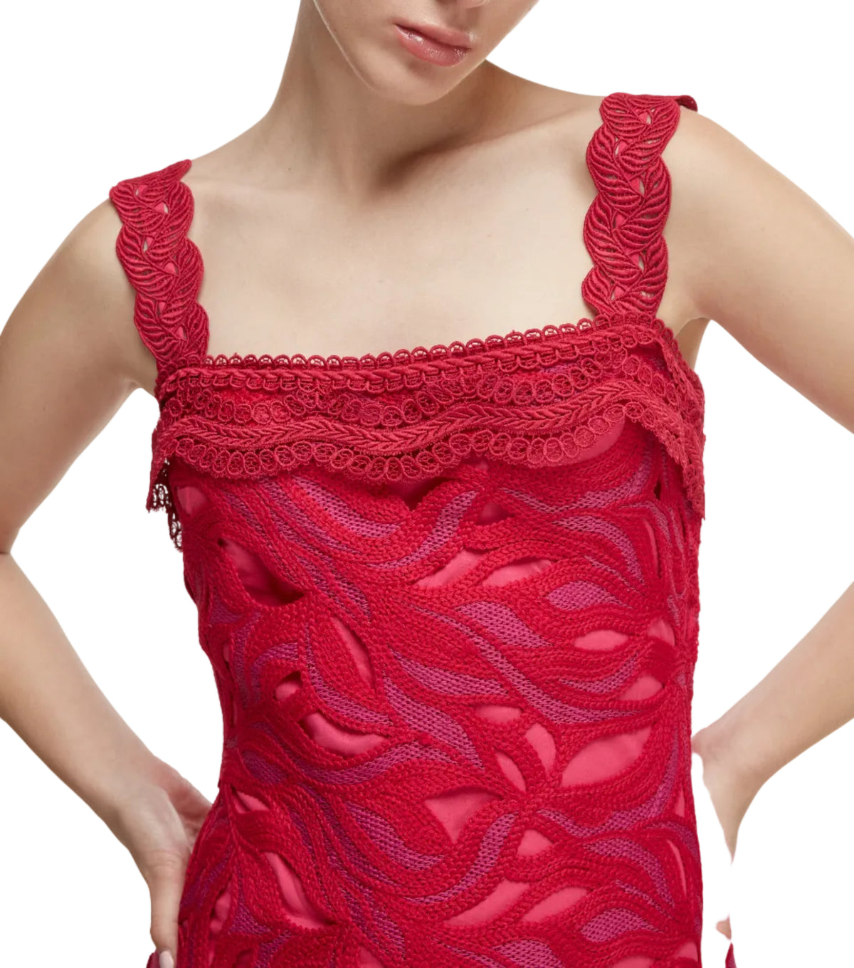 Crepusculo Midi Dress in Burgundy