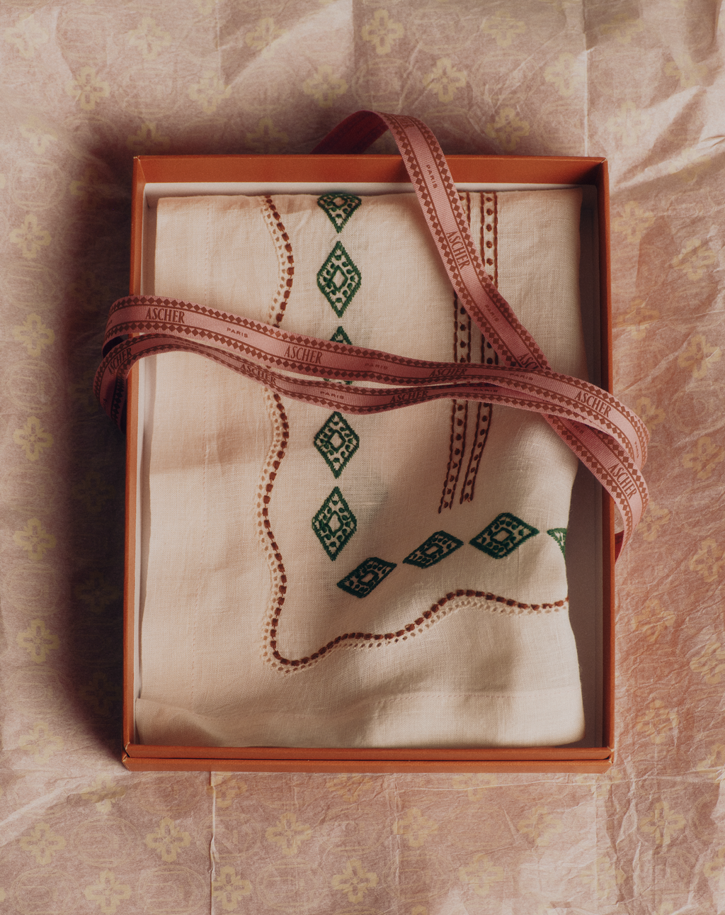 Les Sentiers Placemat in Light Pink