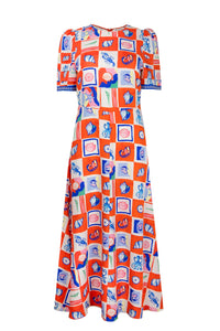 Casey is a stylish sheath dress with a curved waist seam and a relaxed skirt in the Sea Tiles print.