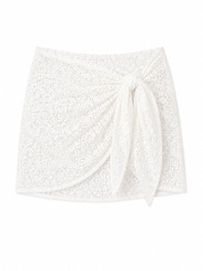 AquaLace Quick-Drying Sarong in Blanc Floral Lace