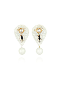 Chloë Earrings in Dover White