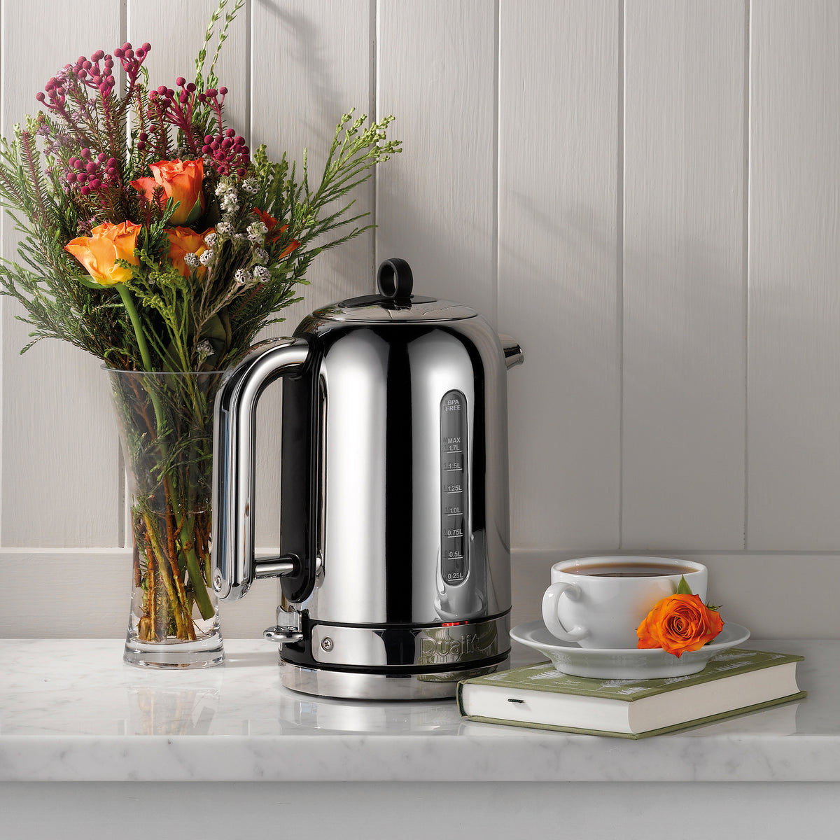 Classic Kettle in Polished Chrome