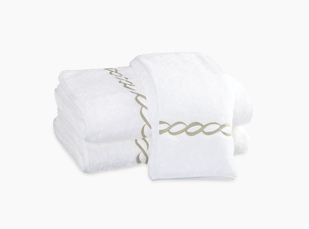Classic Chain Bath Collection