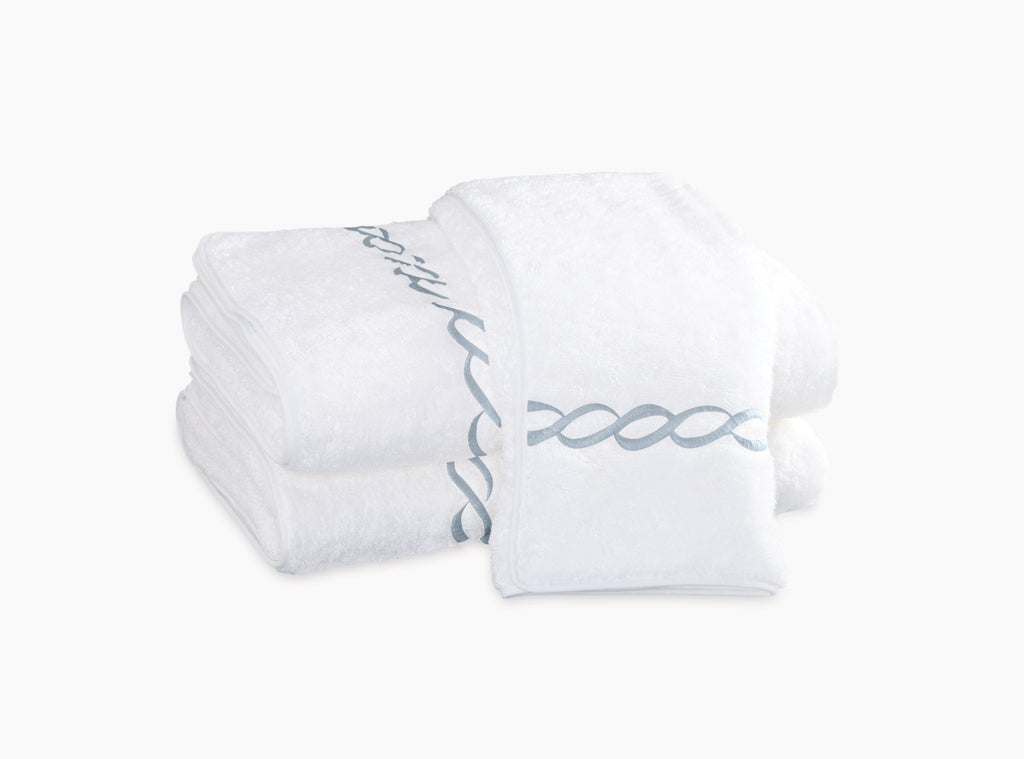 Classic Chain Bath Collection
