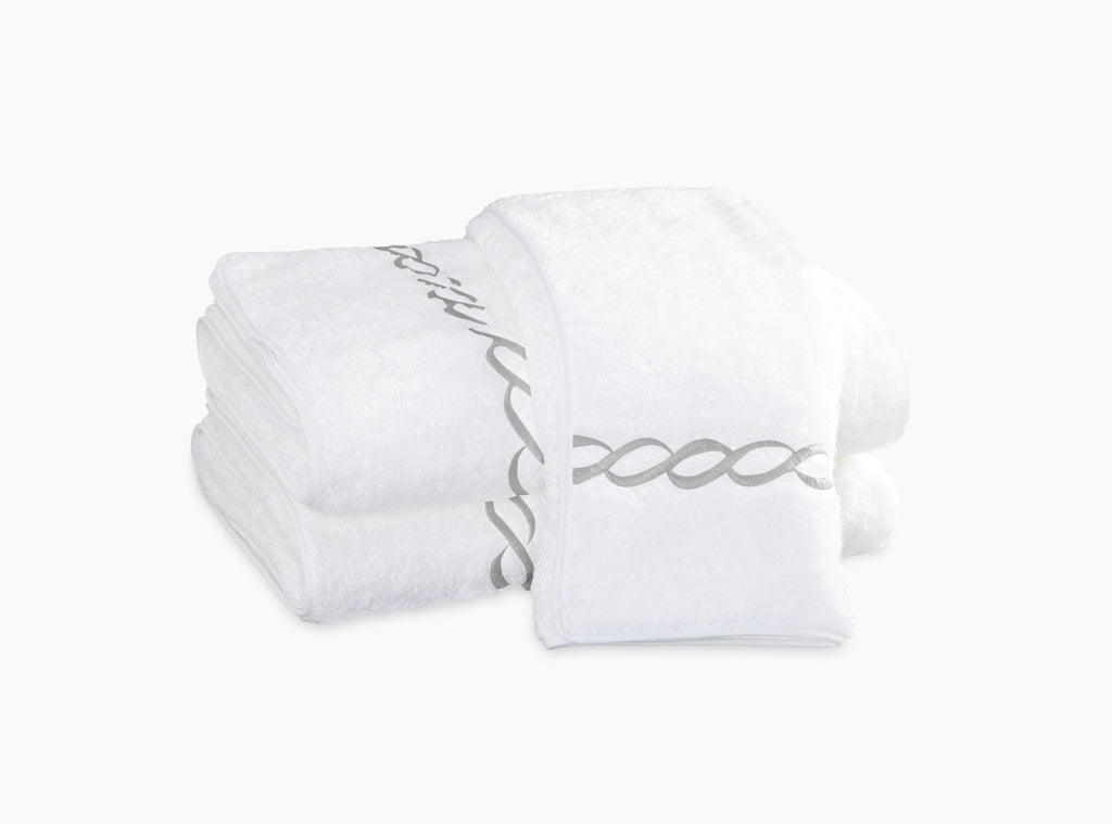 Classic Chain Bath Collection