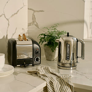 2 Slot Classic Toaster in Matte Black