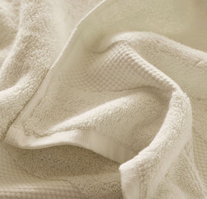 Plush Bath Towel in Cream