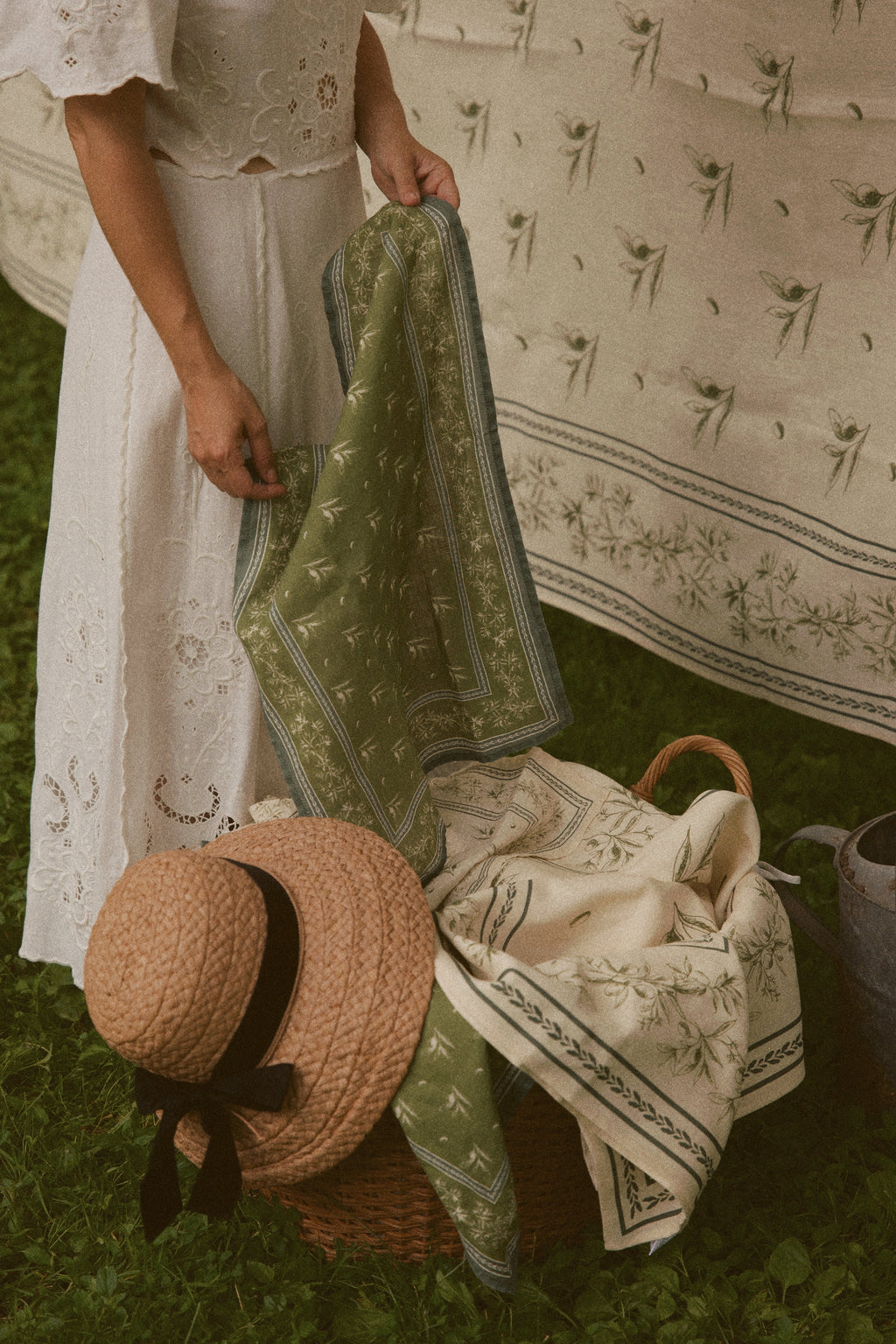 Cipoletti x Nadia Co. Fine Italian Linen Tablecloth