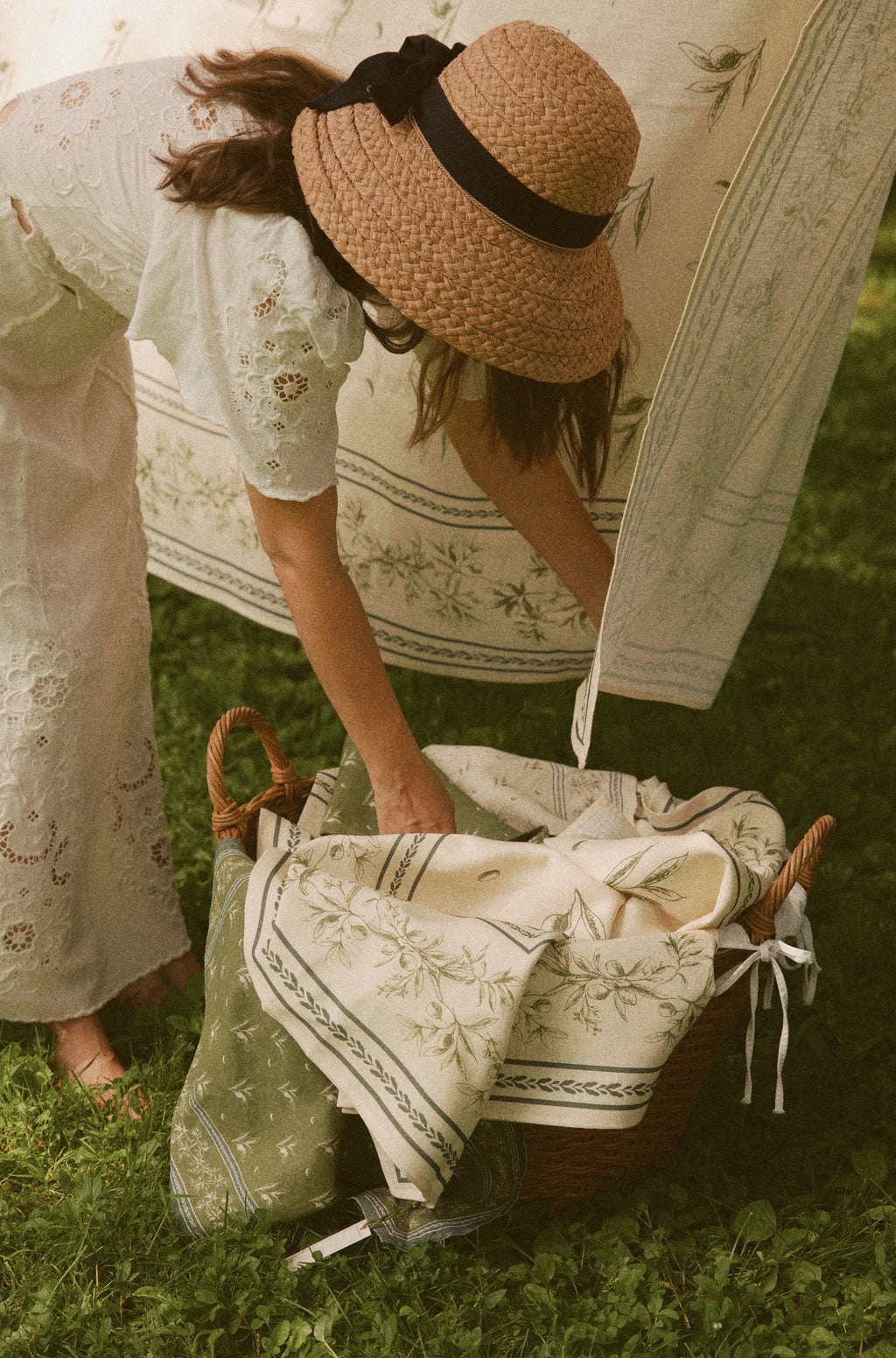 Cipoletti x Nadia Co. Fine Italian Linen Tablecloth