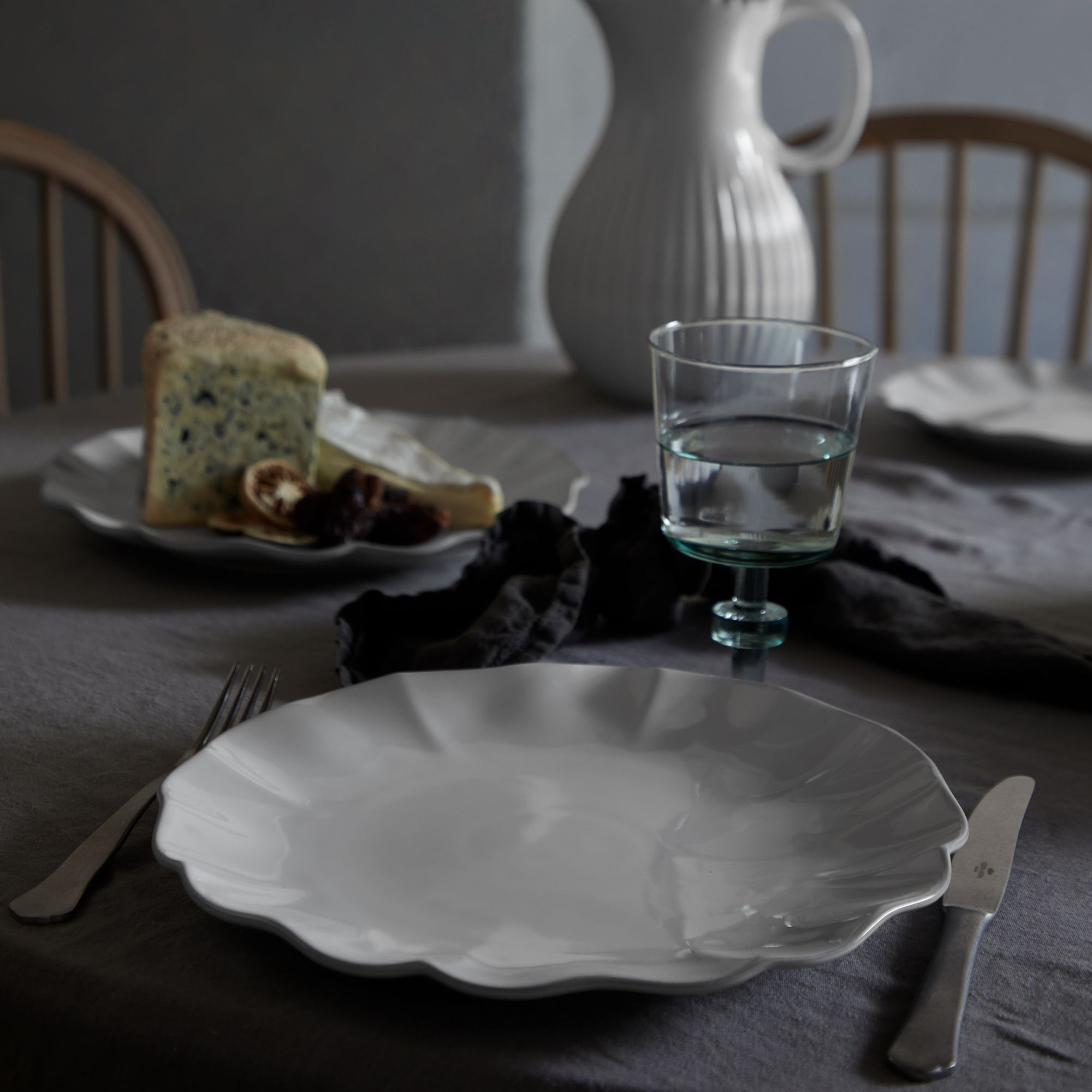 Rosa Collection Dinner Plates in White, Set of 6