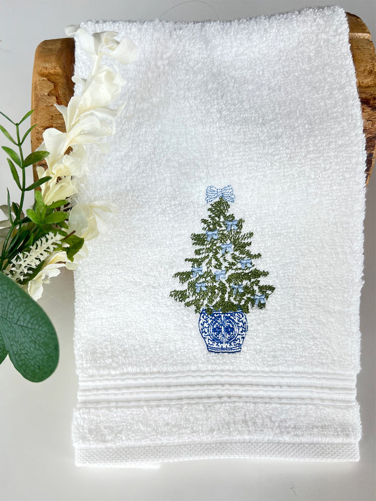 Guest Towel in Chinoiserie Christmas Tree