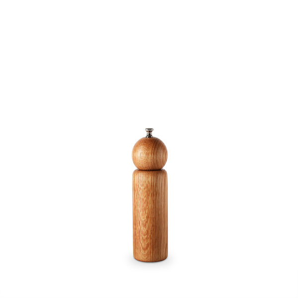 Butler Salt & pepper Mill in Oak & walnut