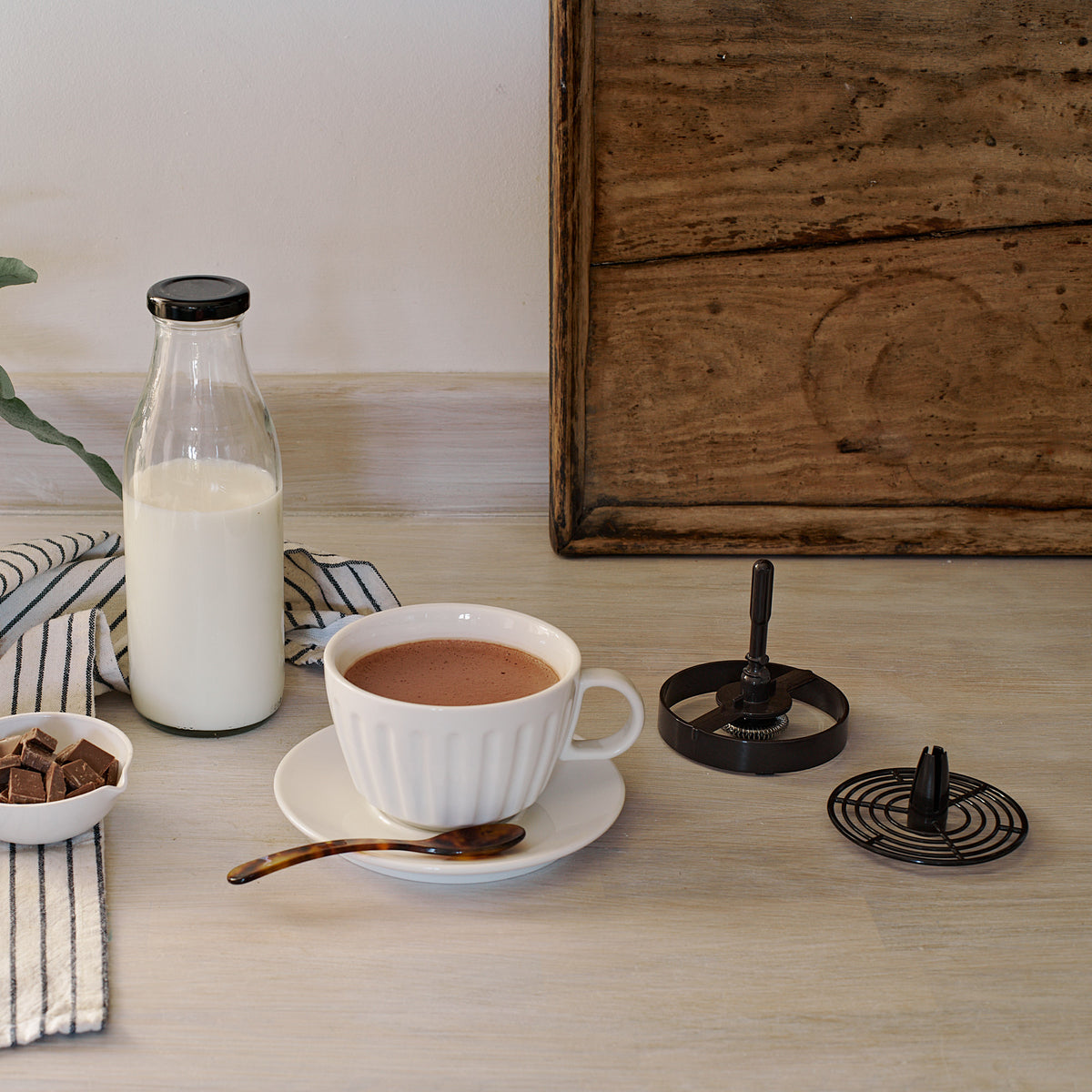 Milk Frother & Hot Chocolate Maker in Black