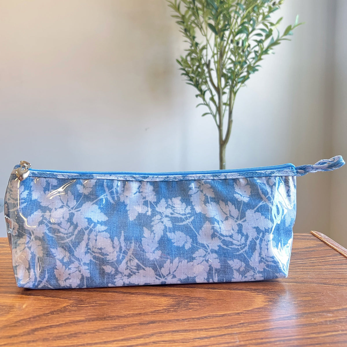 Brush Bag long in Floral Denim