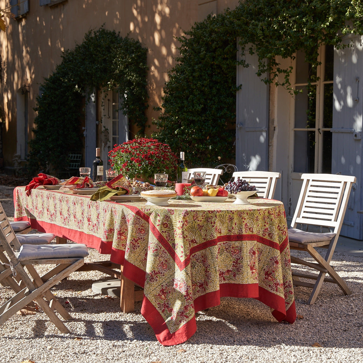 French Tablecloth Winter Garden Wreath Red & Green