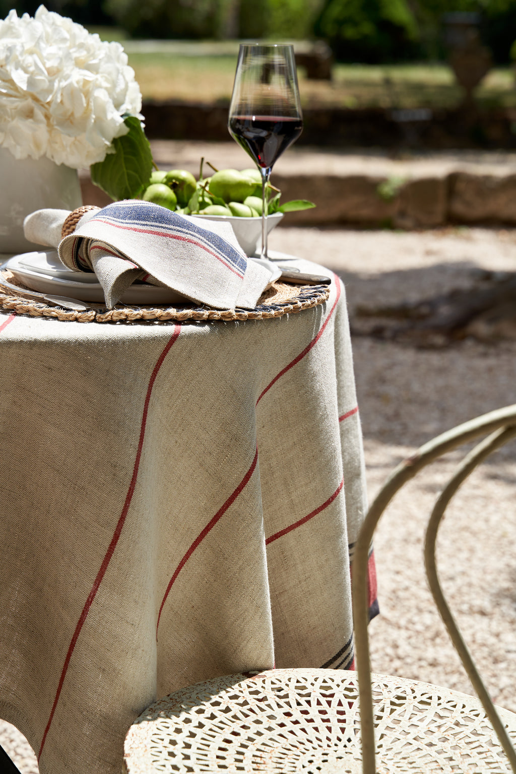 Eze 60x60 Tablecloth in Ivory & Red